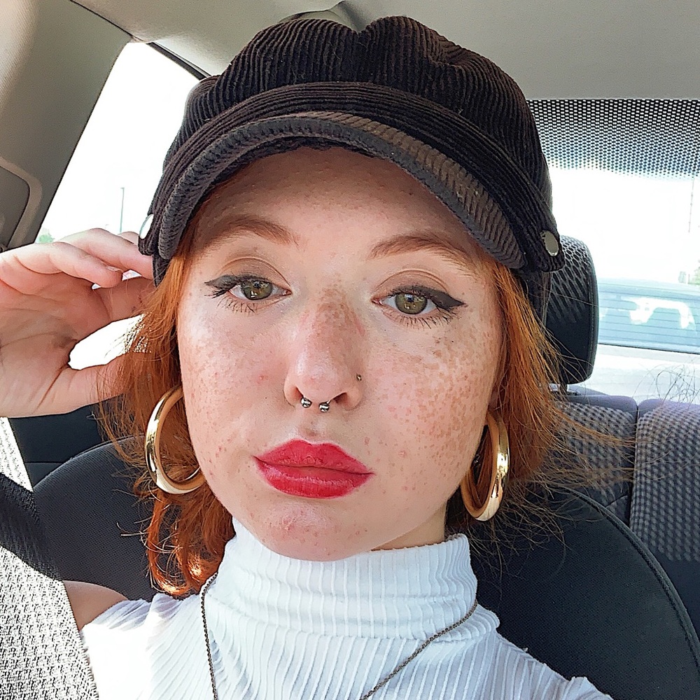 ✨ MEET YOUR SELLER ✨